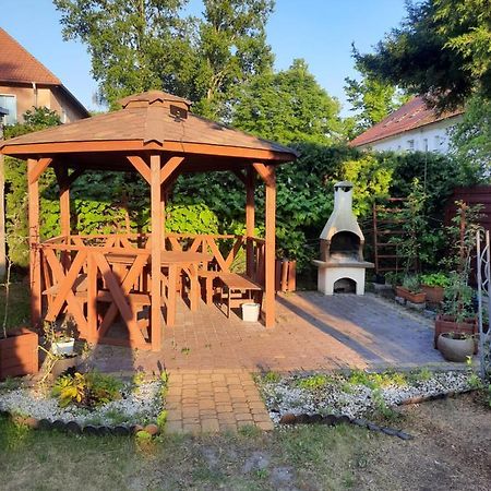 Mieszkanie Z Ogrodkiem I Grillem Swinoujscie Exterior photo